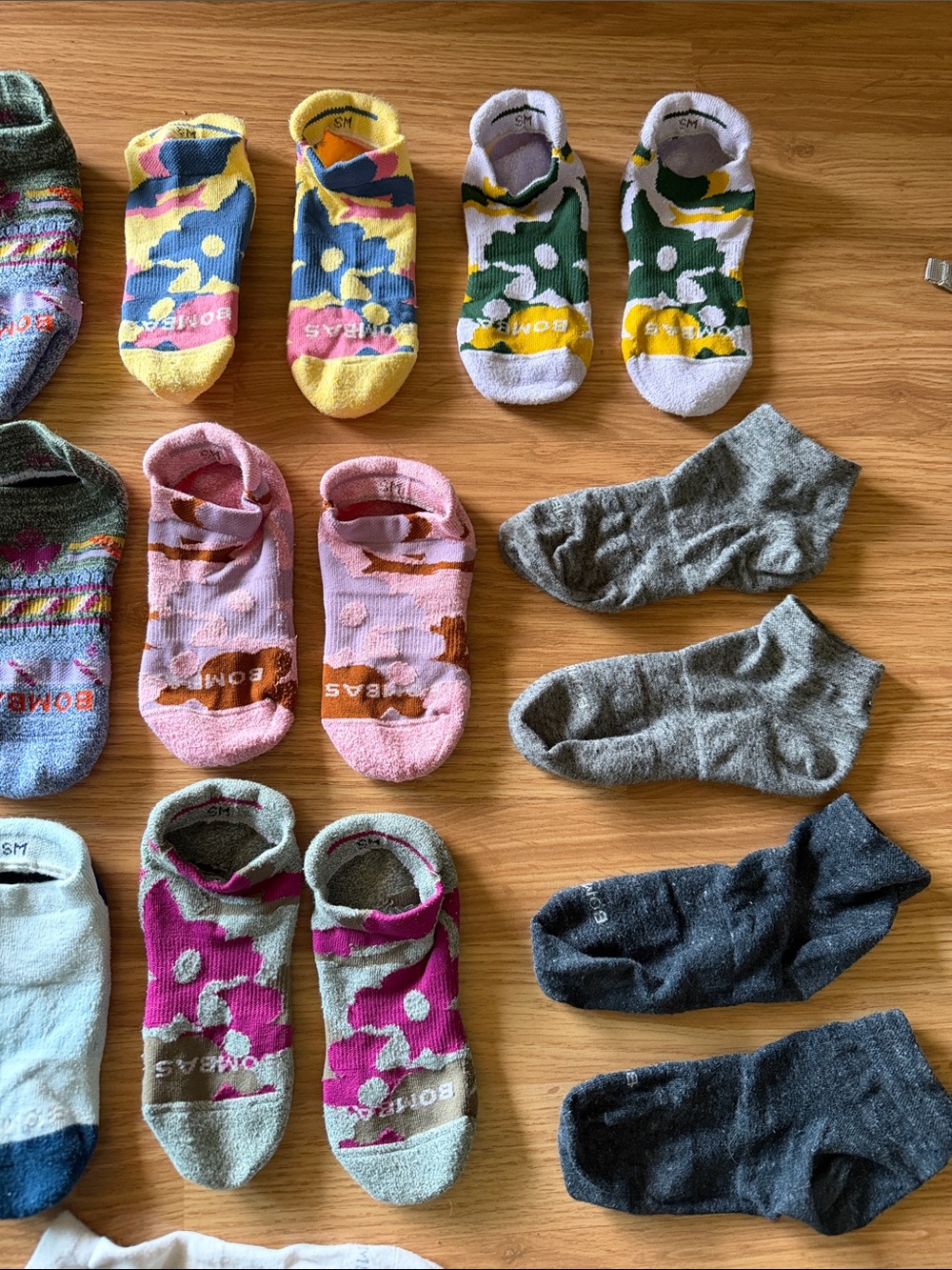 14 pairs of bombas socks - Picture 3 of 7